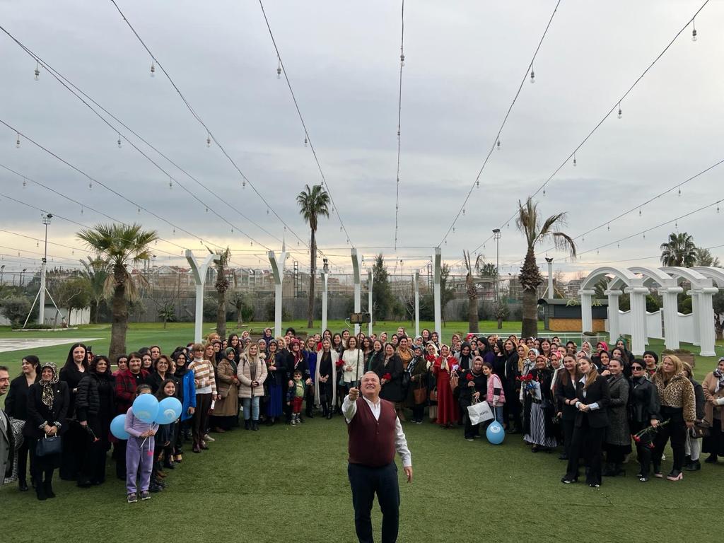 BAŞKAN ADAYI ŞAHİN’E KADIN GÖNÜLLÜLERİNDEN TAM DESTEK