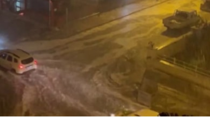 SAĞANAK ANTALYA’DA HAYATI FELÇ ETTİ