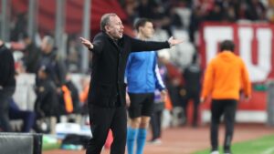 SERGEN YALÇIN:”OYUNA BAKTIĞIMIZ ZAMAN 1 PUAN İYİ GİBİ DURUYOR”