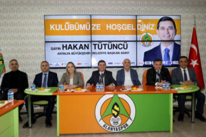 HAKAN TÜTÜNCÜ’DEN ALANYASPOR’A ZİYARET