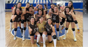 MASK YILDIZ KIZ TAKIMI, SET VERMEDEN 4’DE 4 YAPTI