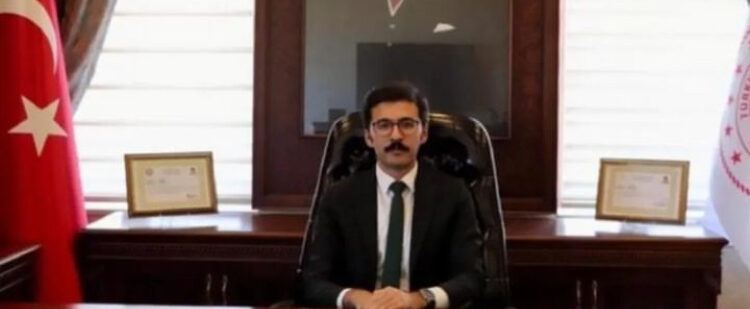 EKİNÖZÜ KAYMAKAMI EVİNDE VURULMUŞ HALDE BULUNDU