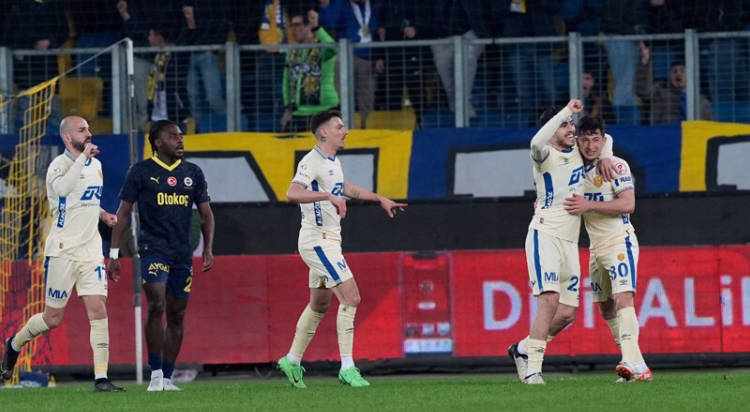ANKARAGÜCÜ 3 GOLLE TURLADI, FENERBAHÇE VEDA ETTİ