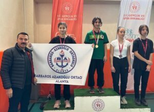 ASYA ÜNER, BİLEK GÜREŞİ’NDE ANTALYA 2.CİSİ OLDU!