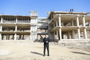 BAŞKAN YÜCEL’İN MEGA PROJESİ KONAKLI SPOR KOMPLEKSİ YÜKSELİYOR