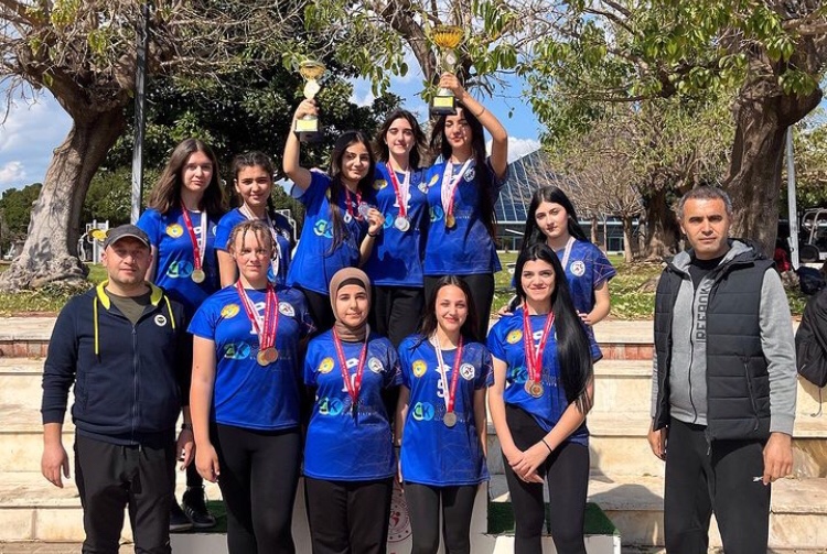 EGVEB’İN ŞAMPİYON KIZLARI, KARAMAN YOLCUSU