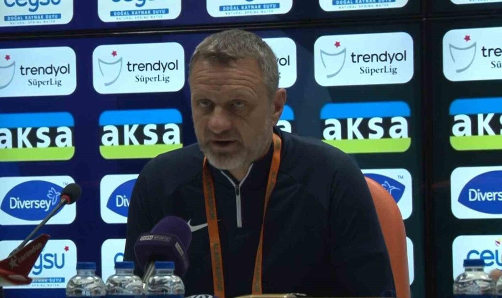 HARİ VUKAS:”SON DAKİKADA YEDİĞİMİZ GOLLE MAĞLUP OLDUK BU ACI VERİYOR”