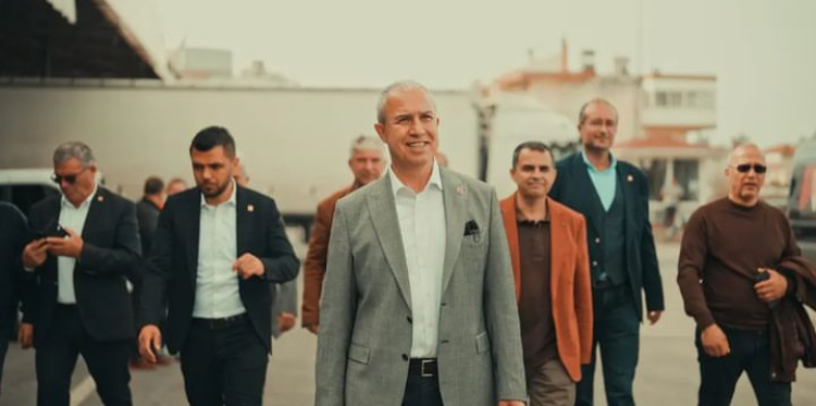 “SİZİN GİBİSİ 40 YILDA BİR GELİR ”