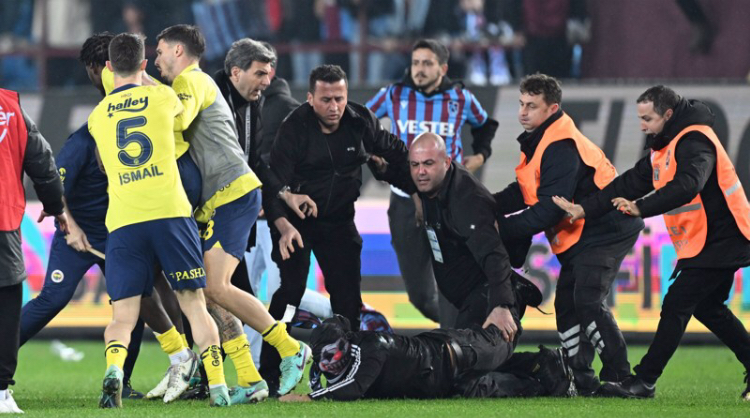 FENERBAHÇE YÖNETİMİ  OLAĞANÜSTÜ TOPLANDI