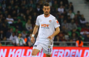 UĞUR DEMİROK, BUGÜN AMELİYAT OLACAK