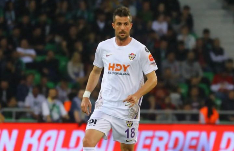 UĞUR DEMİROK, BUGÜN AMELİYAT OLACAK