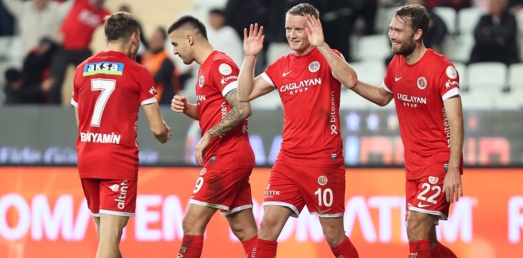 ANTALYASPOR, EVİNDE GAZİANTEP’İ TEK GOLLE DEVİRDİ