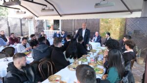 ÜNİVERSİTELİLER ÖZÇELİK’İN PROJELERİNİ DÖRT GÖZLE BEKLİYOR