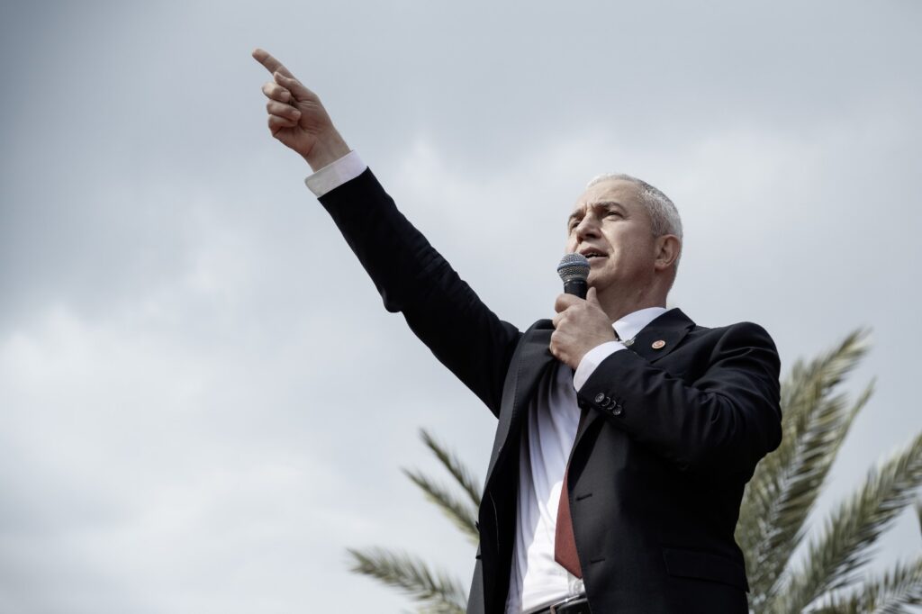 ÖZÇELİK “YENİDEN YAPILANDIRACAĞIZ”