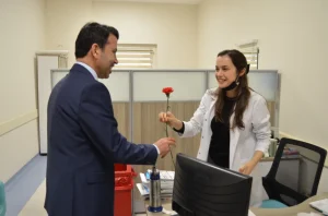 SAĞLIK ÇALIŞANI KADINLARIMIZ ‘8 MART DÜNYA KADINLAR GÜNÜ’NDE UNUTULMADI