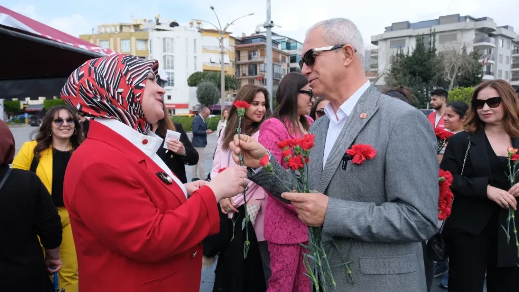 ÖZÇELİK KADINLARA SÖZ VERDİ