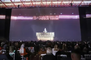 BAŞKAN YÜCEL LANSMANIYLA ÜLKE GÜNDEMİNE OTURDU