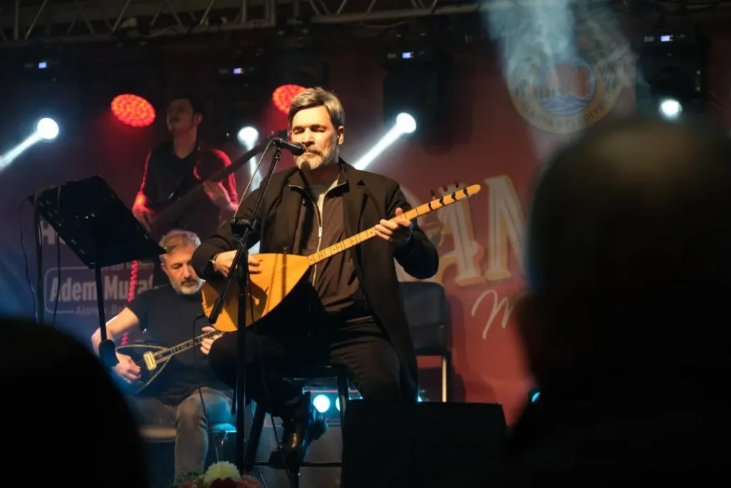 RAMAZAN MEYDANI’NDA UĞUR IŞILAK İLE UNUTULMAZ GECE 