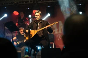 RAMAZAN MEYDANI’NDA UĞUR IŞILAK İLE UNUTULMAZ GECE