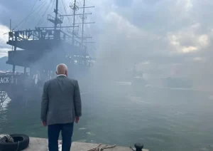 ŞAHİN’DEN İSKELEDE YANGINZEDELERE GEÇMİŞ OLSUN ZİYARETİ