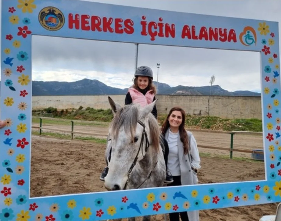 ÖZEL GÜNDE ÖZEL ÇOCUKLARLA EĞLENCELİ ETKİNLİK