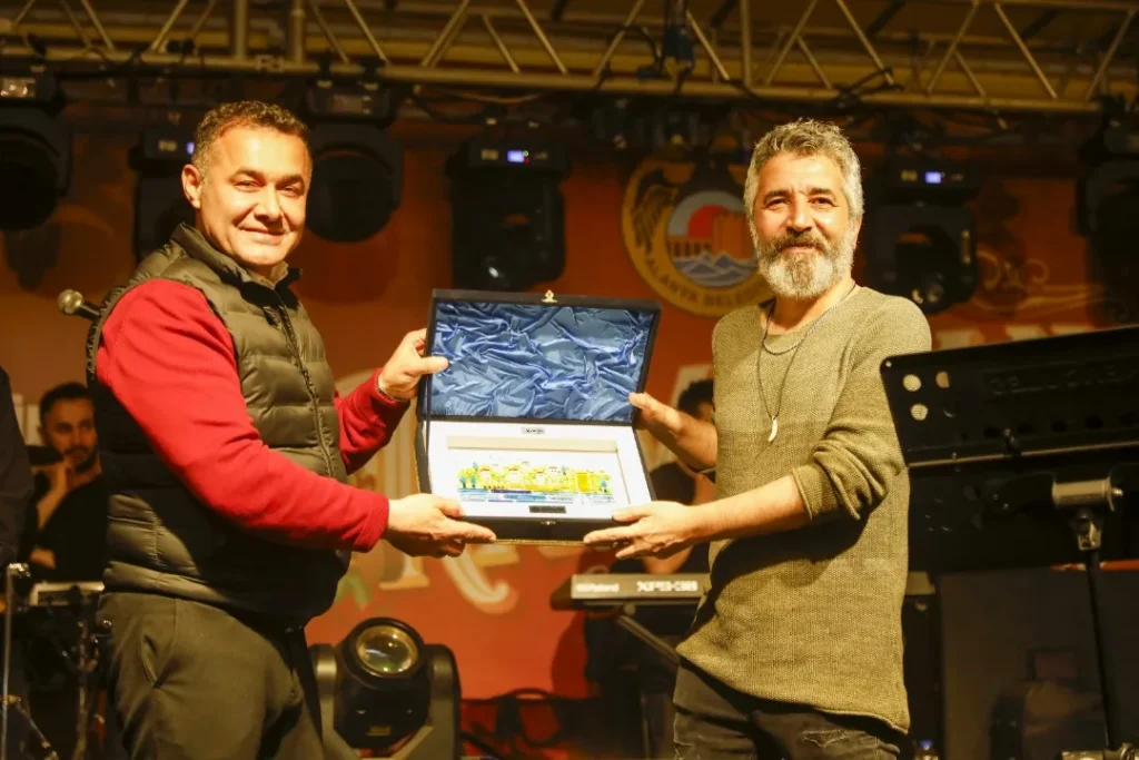 GELENEKSEL RAMAZAN MEYDANI’NDA ALİ KINIK RÜZGARI