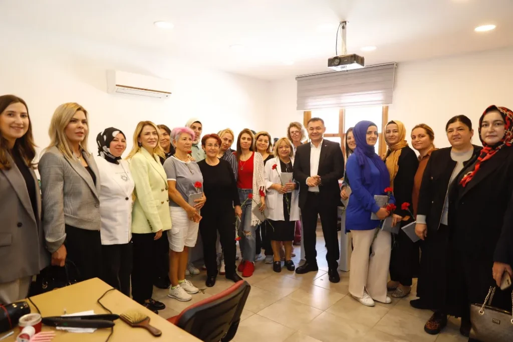 BAŞKAN YÜCEL’İN YENİ PROJELERİNE ALANYA’NIN KADINLARINDAN TAM NOT