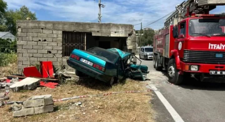 HURDAYA DÖNEN ARAÇ SÜRÜCÜSÜ AĞIR YARALI