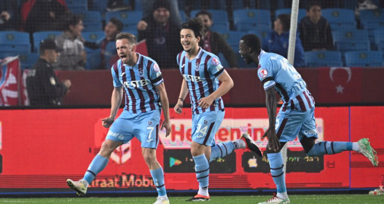 10 KİŞİ KALAN TRABZONSPOR FİNAL İÇİN AVANTAJI KAPTI