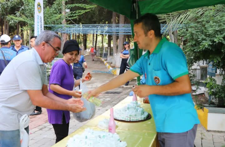 ALANYA BELEDİYESİ RAMAZAN BAYRAMINDA 31 MEZARLIKTA ÜCRETSİZ 62 BİN ÇİÇEK DAĞITACAK