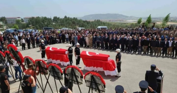 ADIYAMAN ŞEHİT POLİSLERİ İÇİN TÖREN DÜZENLENDİ