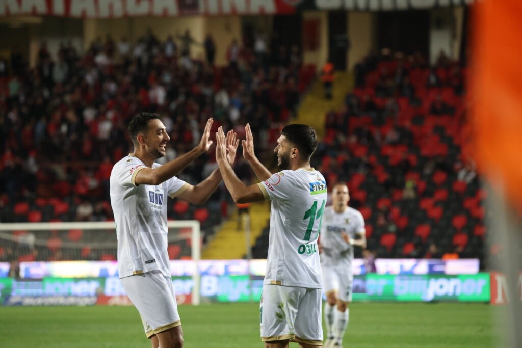 ALANYASPOR, GALİBİYET SERİSİNİ 3 GOLLE SÜRDÜRDÜ