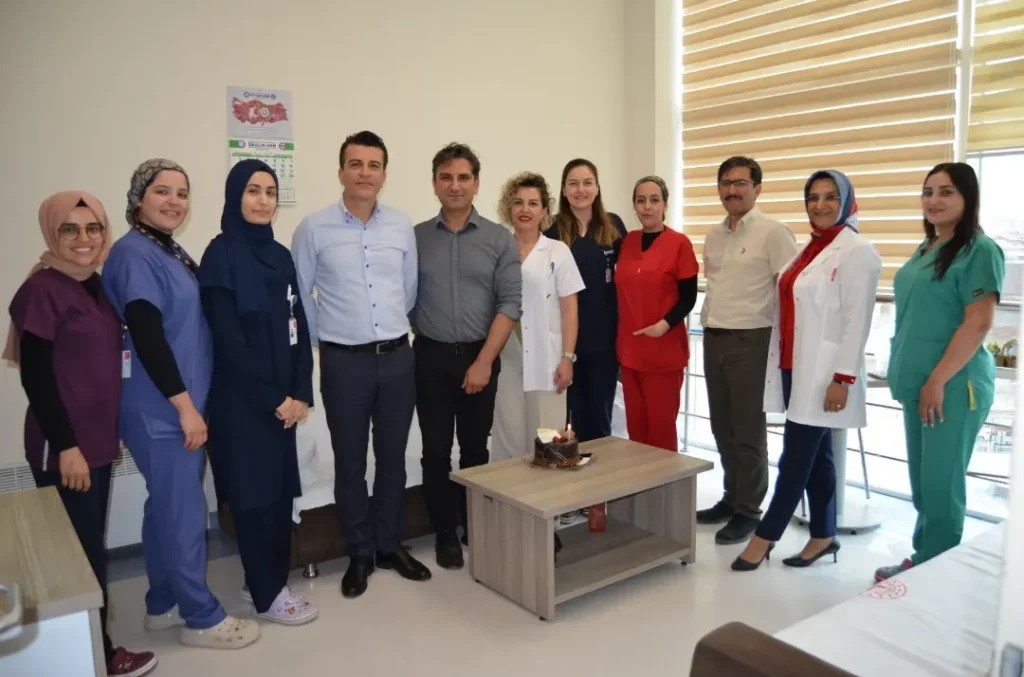 ALANYA EĞİTİM VE ARAŞTIRMA HASTANESİ’NDE ‘EBELER’ İÇİN ÖZEL KUTLAMA