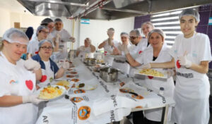 EN ÖZEL ELLERDEN EN GÜZEL YEMEKLER