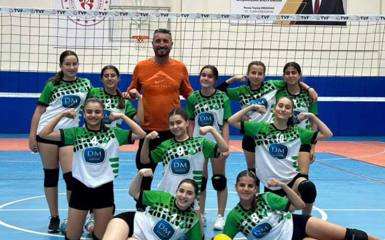 ALİ ÖZKINACI MİDİ KIZ TAKIMI, ÇEYREK FİNALDE