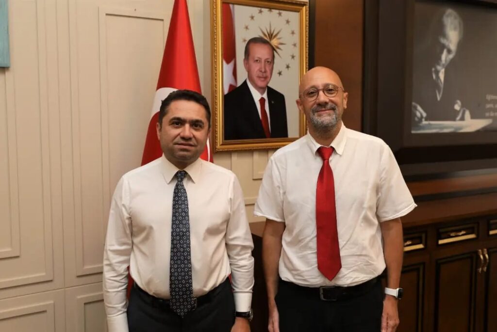 ALKÜ’LÜ PROFESÖRDEN MÜJDE!