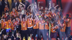 GALATASARAY, ŞAMPİYONLUK KUPASINA KAVUŞTU