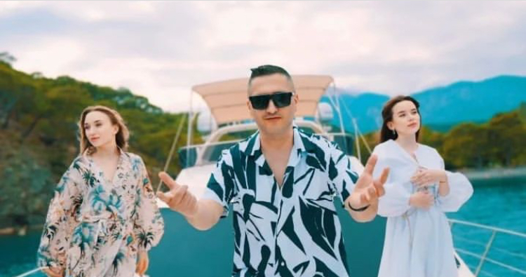 ÇABA, EROS İLE MÜZİK LİSTELERİNDE TRENDLERİ HEDEFLİYOR