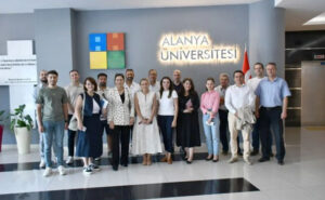 TURİZM SEKTÖRÜNÜN GELECEĞİ TARTIŞILDI