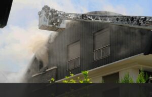 LÜKS VİLLA SAUNADA ÇIKAN YANGINDA ALEVLERE TESLİM OLDU