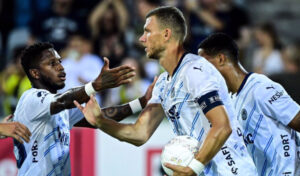 DZEKO HAT-TRİCK YAPTI, FENERBAHÇE TUR KAPISINI ARALADI