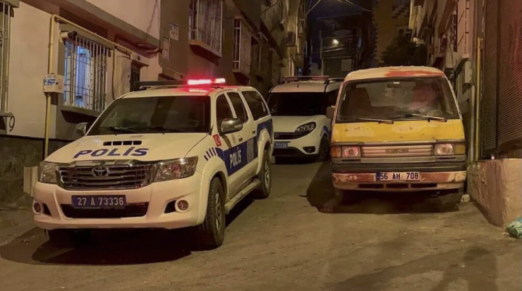 GAZİANTEP’TE BİR ESNAF TARAFINDAN GÜRÜLTÜ YAPTIĞI GEREKÇESİYLE VURULAN 10 YAŞINDAKİ ÇOCUK ÖLDÜ