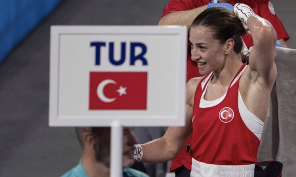 BUSE NAZ ÇAKIROĞLU’NDAN OLİMPİYATLAR’DA GÜMÜŞ MADALYA