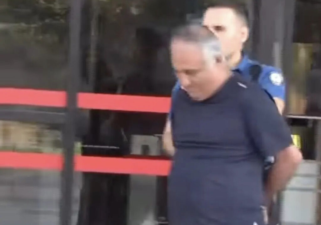 ÖĞRENCİLERİNİN MÜSTEHCEN FOTOĞRAFLARINI ÇEKEN SATRANÇ HOCASI TUTUKLANDI