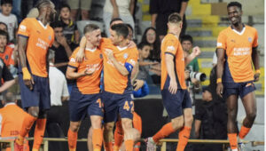 BAŞAKŞEHİR, 2 GOLLE KONFERANS LİGİ PLAY-OFF ETABINA YÜKSELDİ