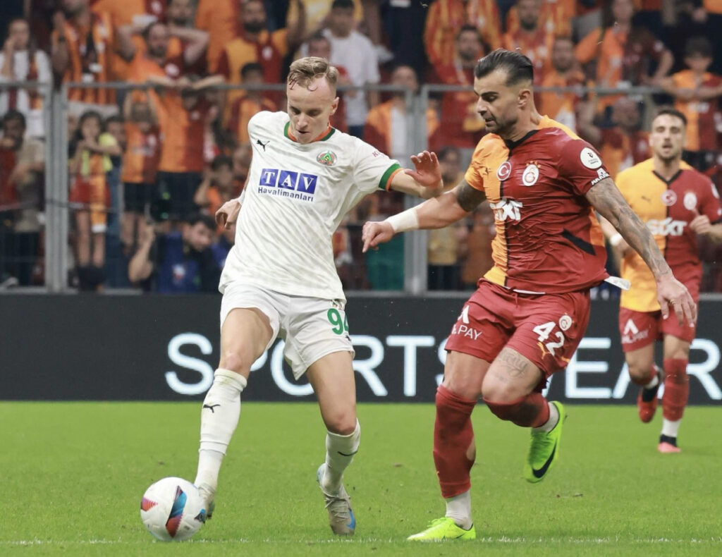 ALANYASPOR, GALATASARAY KARŞISINDA TEK GOLLE MAĞLUP OLDU