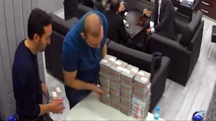 “6 AY BOYUNCA ÇANTA ÇANTA EURO TAŞIDIK”