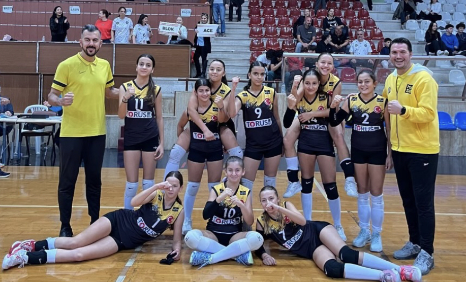 MURAT HOCA’NIN MİDİ KIZLARI, ANTALYA LİGİ’NDE ÇEYREK FİNALDE