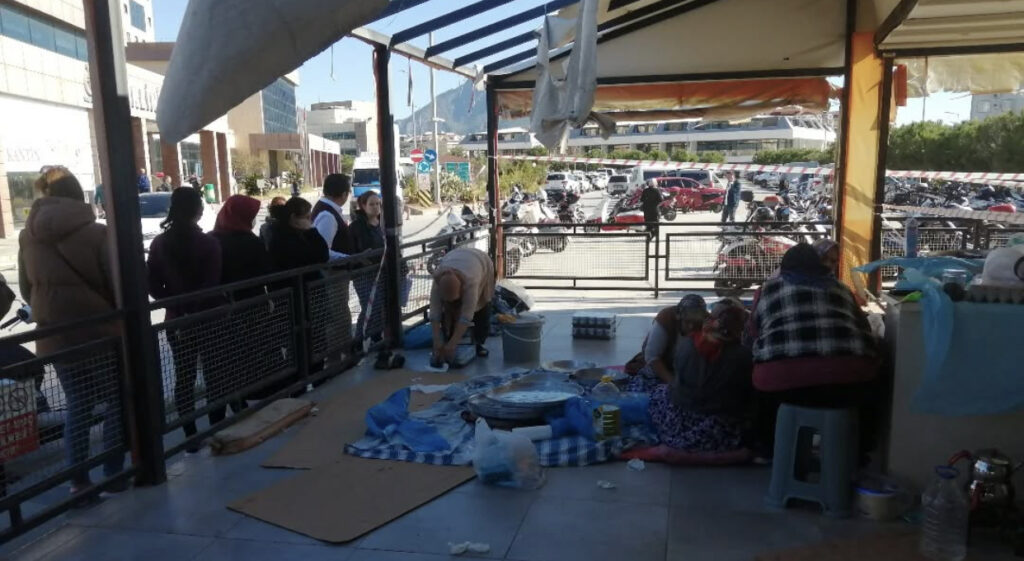 EN HAYIRLI İŞİ YAPIYORLAR