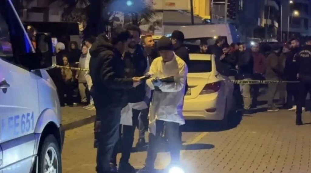 İSTANBUL’DA AİLE İÇİ KATLİAM! 4 ÖLÜ 3 YARALI